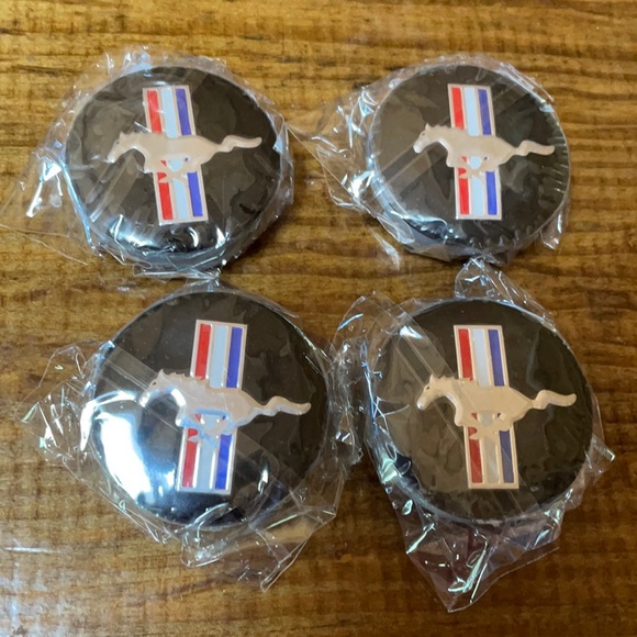 Ford Other - 🐎 Ford Mustang Original Center Cover set of 4